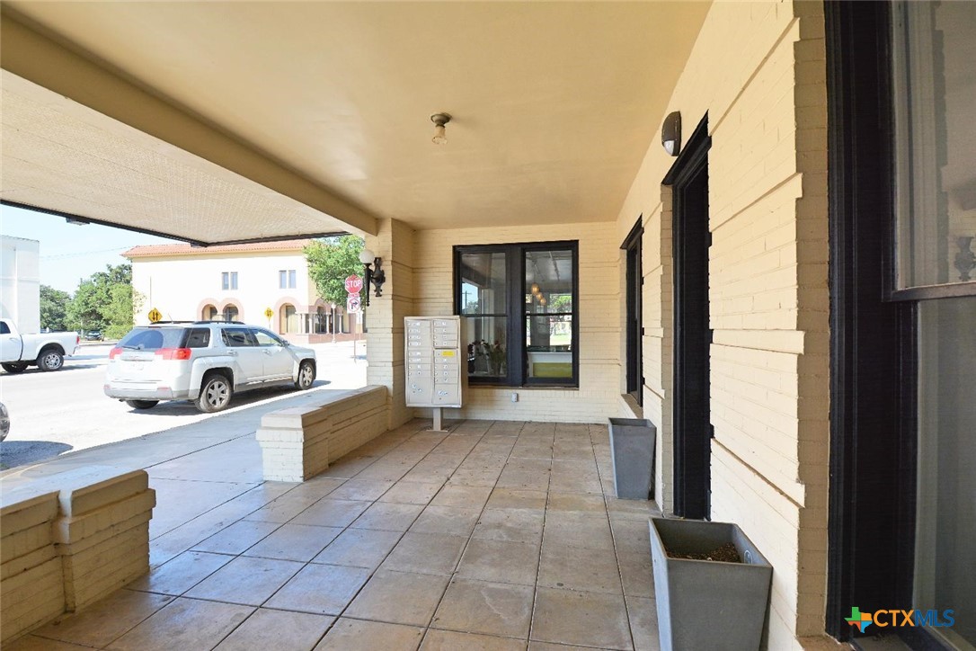 217 S River Street 300 Property Photo 16