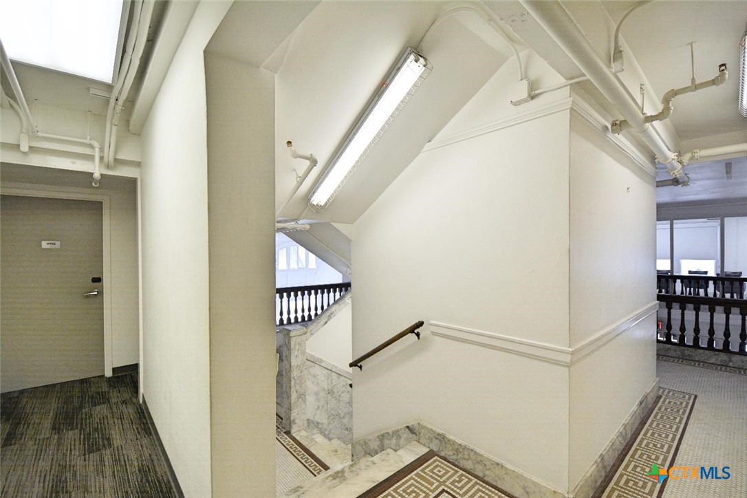217 S River Street 300 Property Photo 39