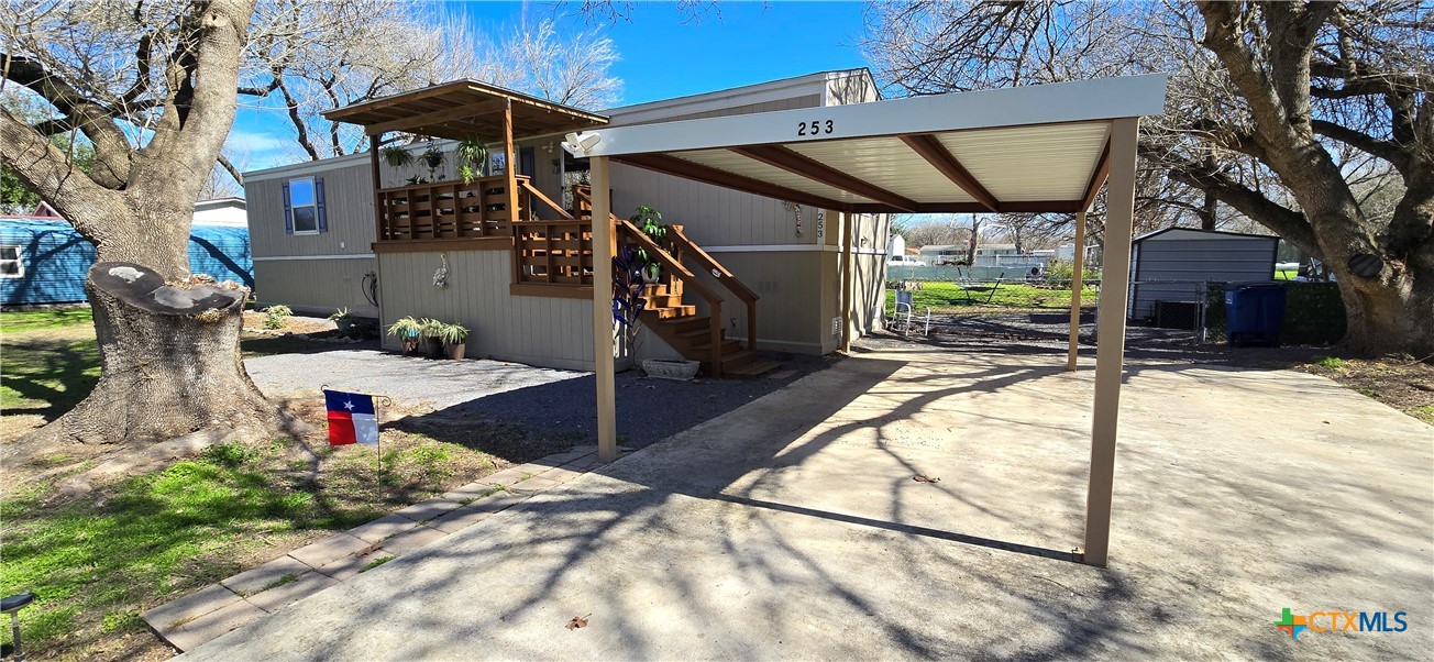 253 Elm Drive Property Photo 1