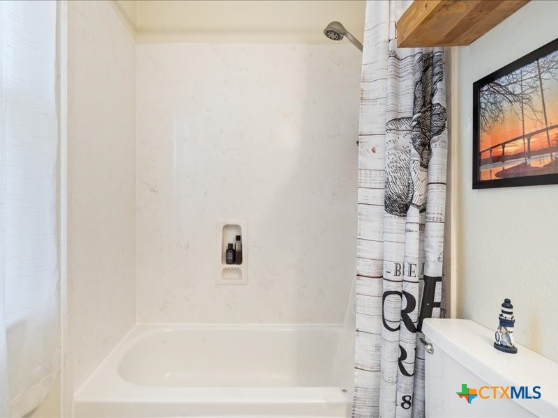 2305 Hemlock Drive Property Photo 8