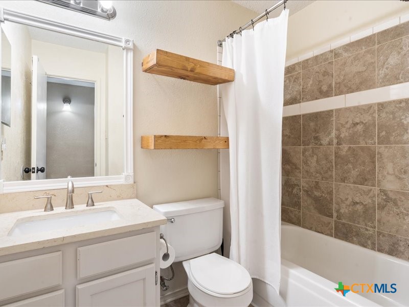 2305 Hemlock Drive Property Photo 11