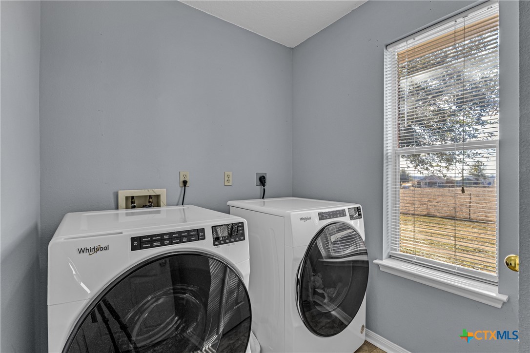 13551 E Highway 79 Property Photo 33
