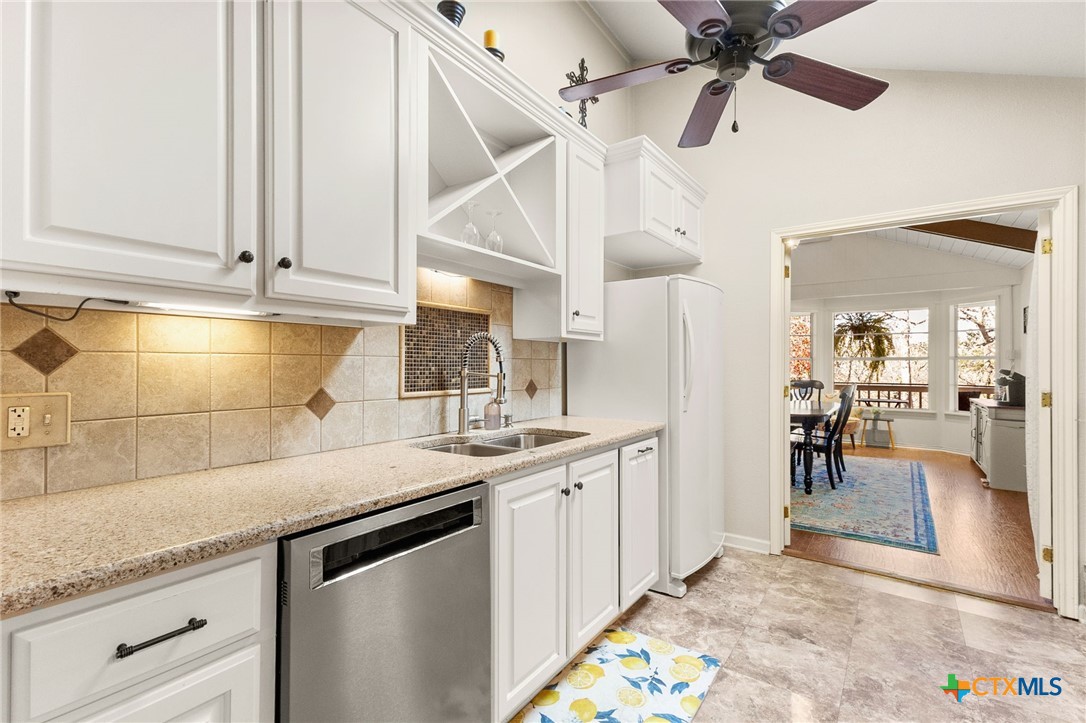 1385 Edwards Boulevard Property Photo 14