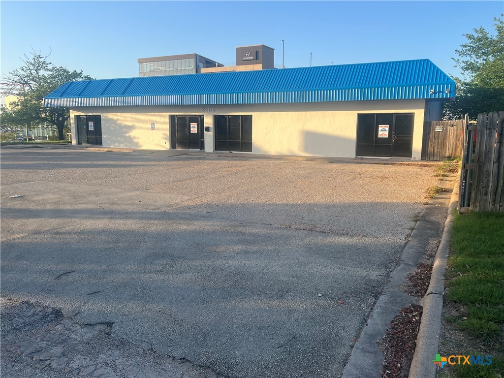 3405 E Central Texas Expressway 100, 200, 300 Property Photo 1