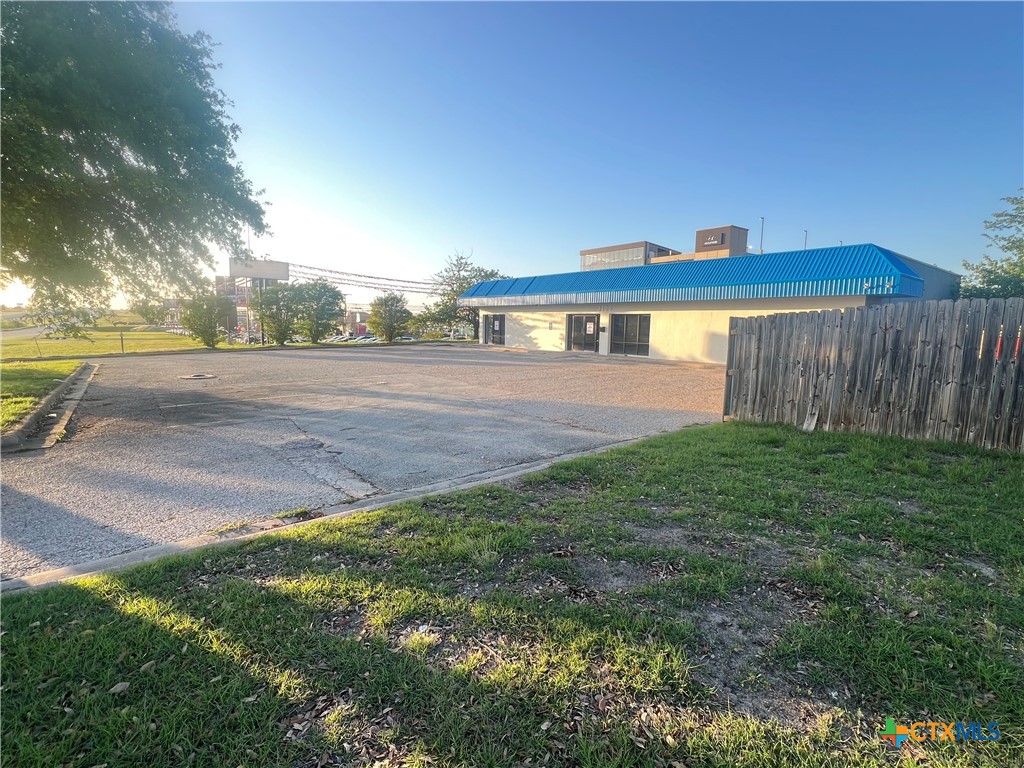 3405 E Central Texas Expressway 100, 200, 300 Property Photo 2