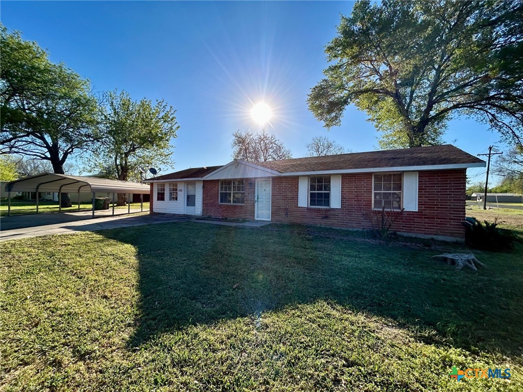 305 Larkspur Street Property Photo 1