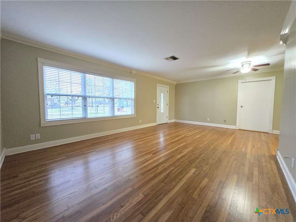 704 Farley Street Property Photo 5