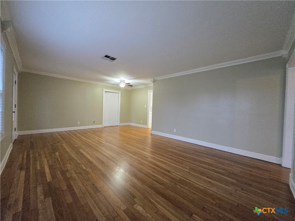 704 Farley Street Property Photo 6