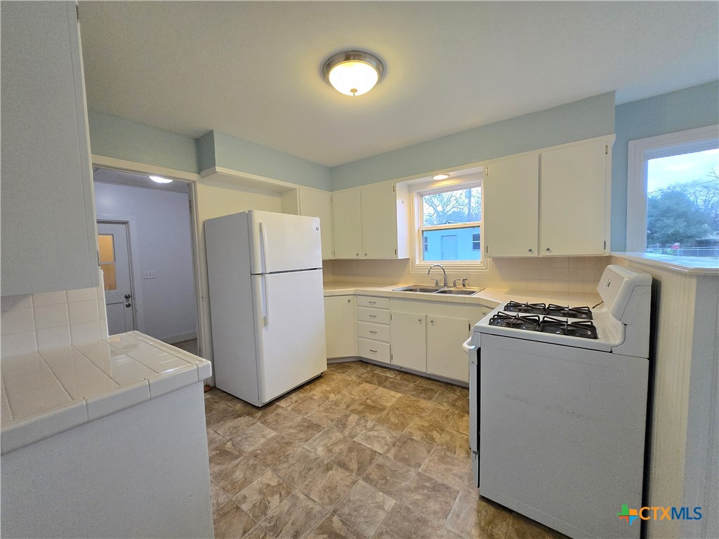 704 Farley Street Property Photo 10