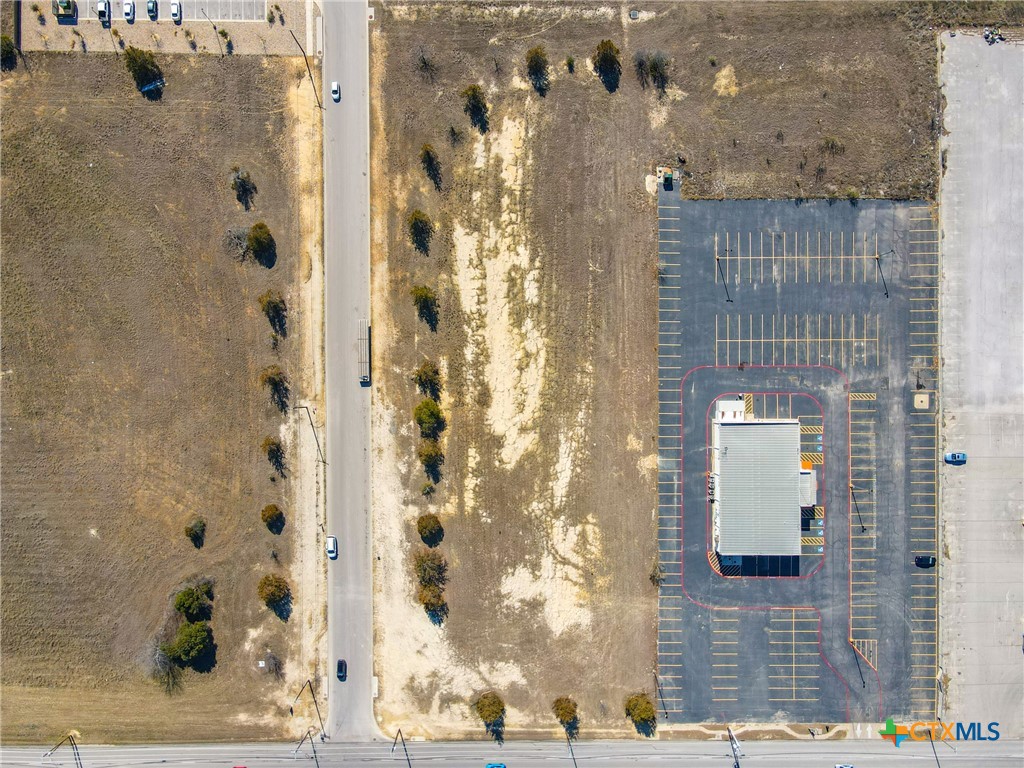 502 W Elms Road Property Photo 2