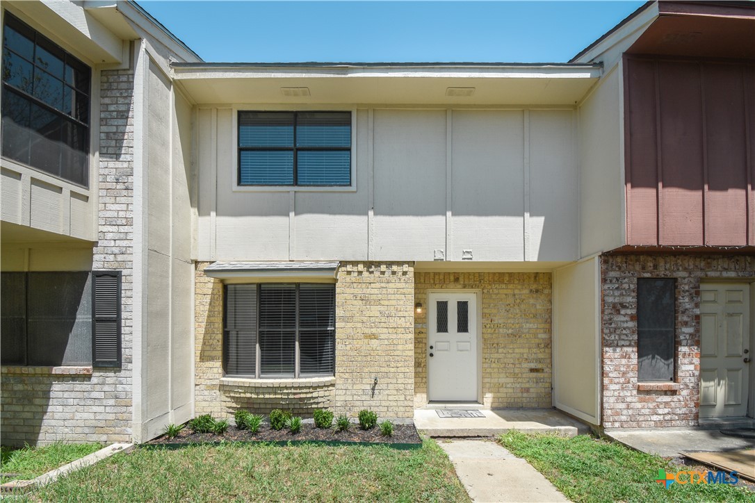 207 Palmwood Drive 2 Property Photo 1
