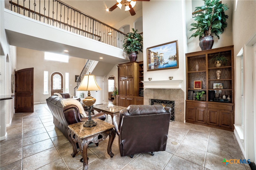 2827 Meadow Breeze Property Photo 8