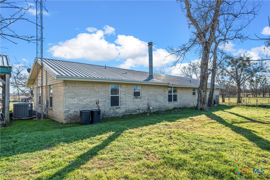 599 County Road 493 Property Photo 23