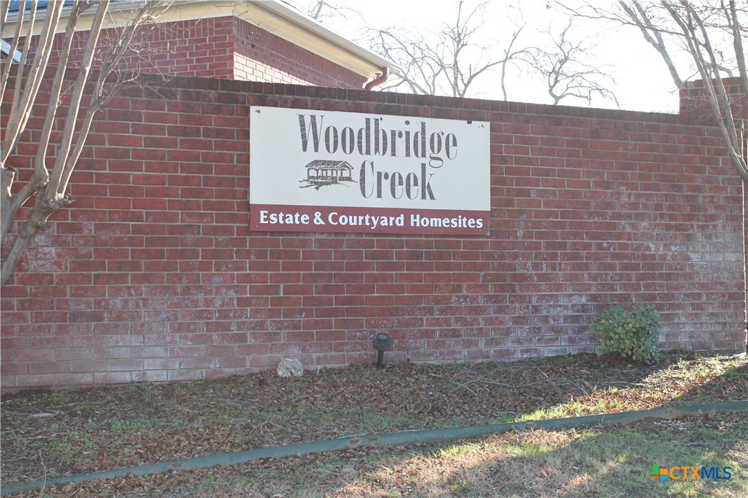 3702 Fall Creek Lane Property Photo 1
