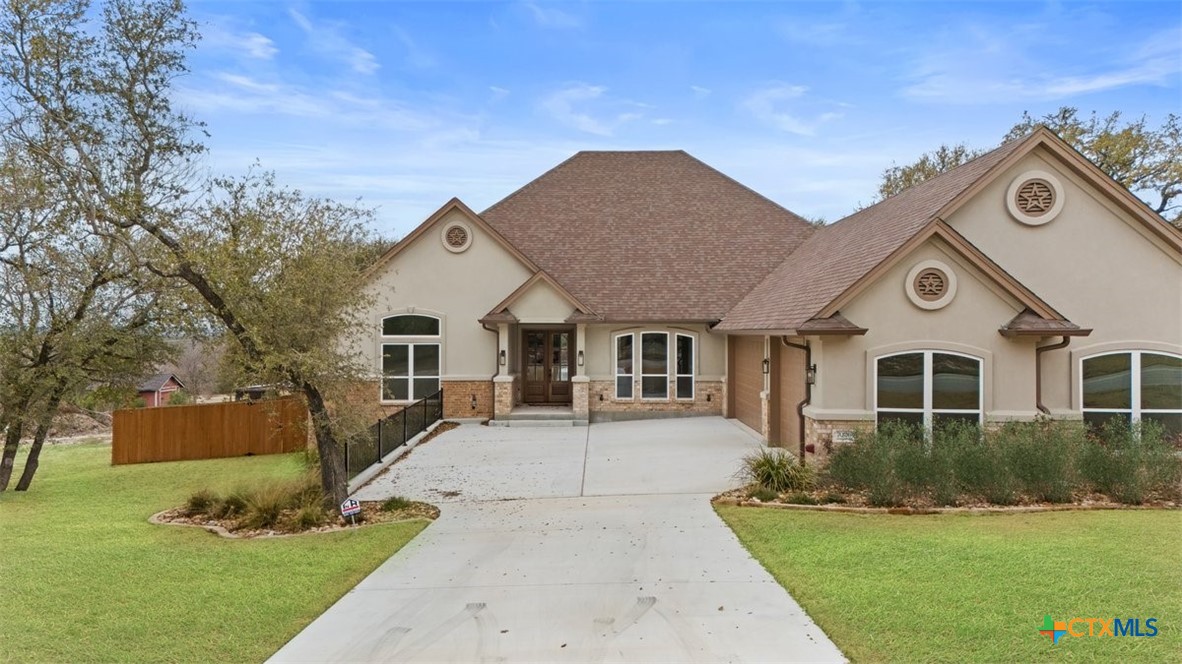 7026 Troyan Property Photo 1