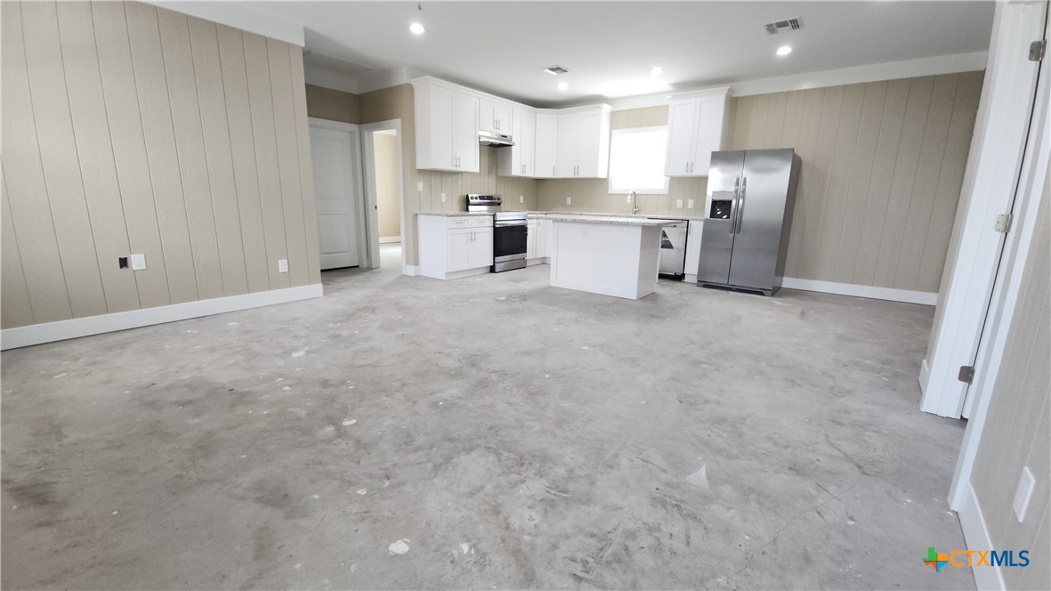2224 Levee Road Property Photo 5