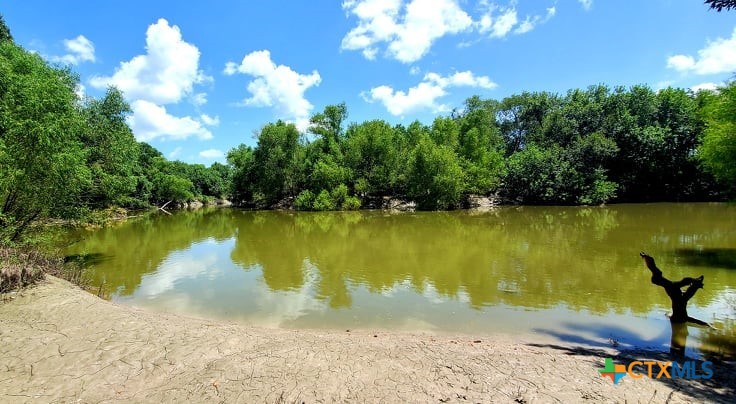 2224 Levee Road Property Photo 9