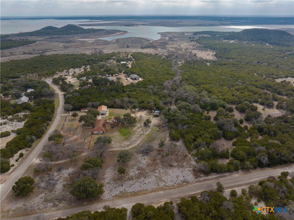 5559 Lakeside Property Photo 1