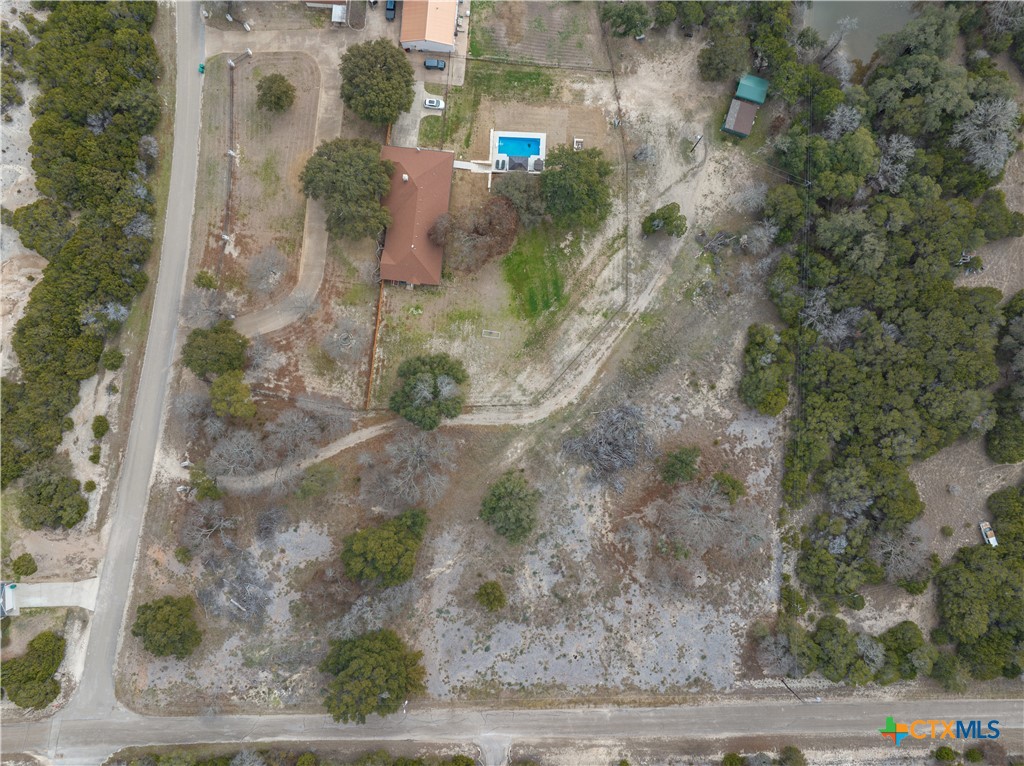 5559 Lakeside Property Photo 2