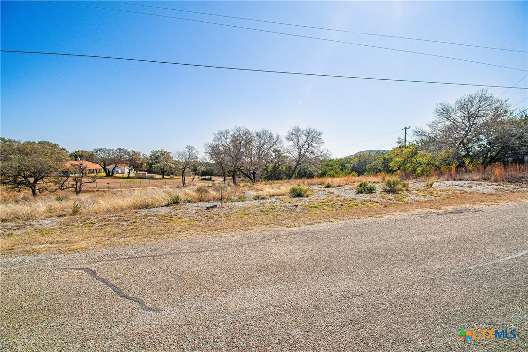 5559 Lakeside Property Photo 7