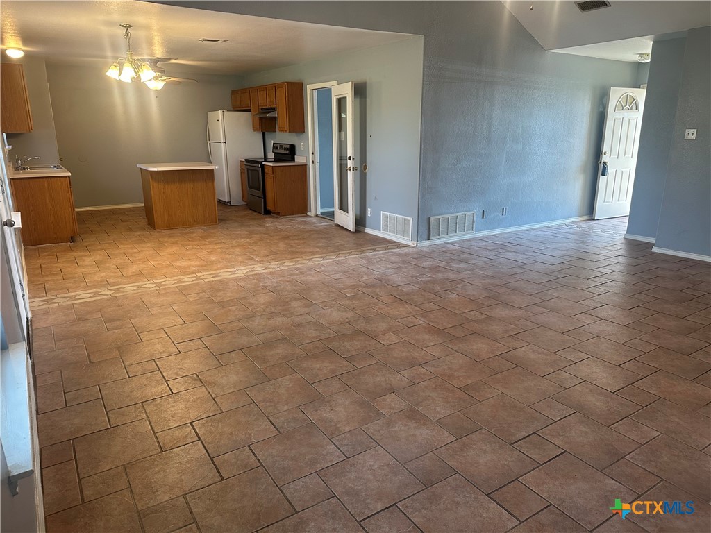 3505 Warfield Drive Property Photo 6
