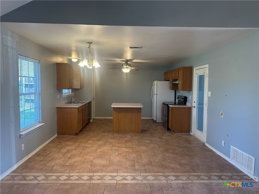 3505 Warfield Drive Property Photo 7