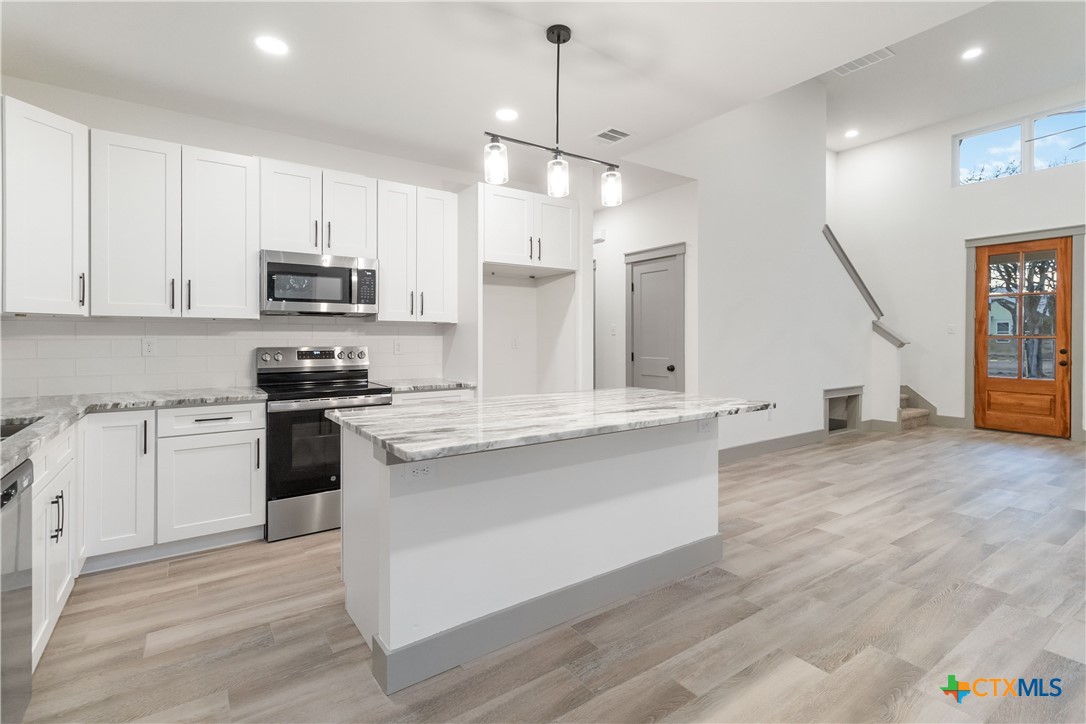 12 Stardust Circle Property Photo 8