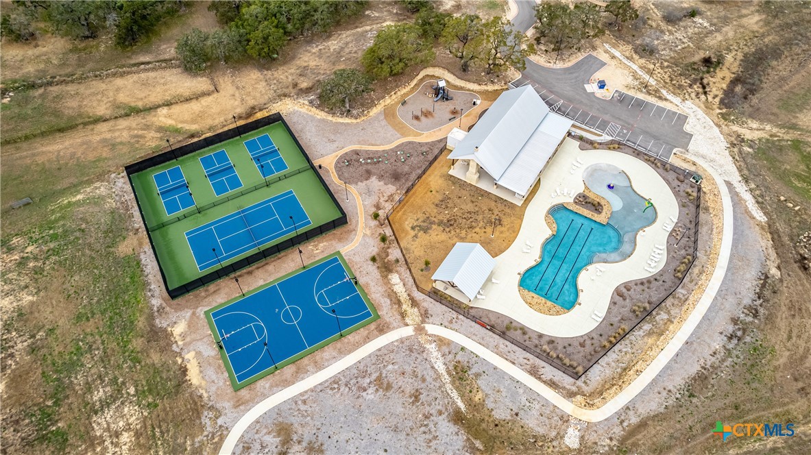 713 Fossil Springs Drive Property Photo 16