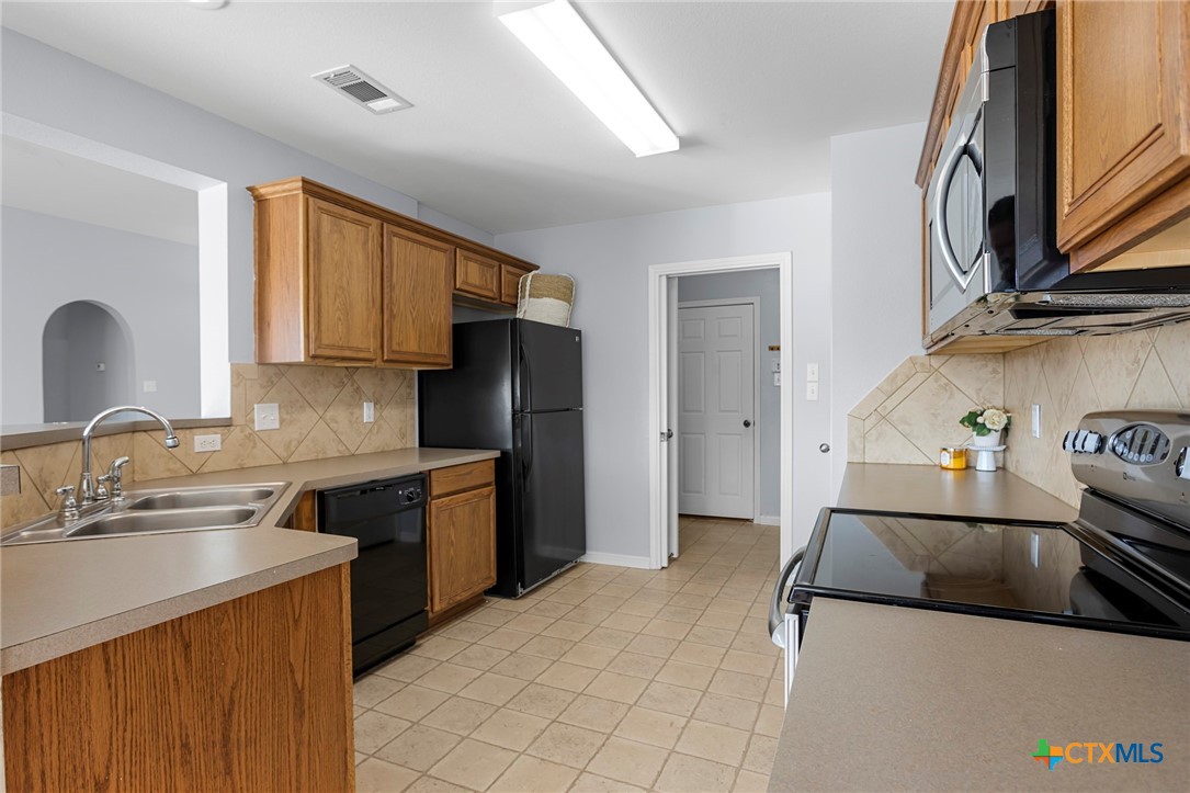 7531 Amber Meadow Loop Property Photo 15