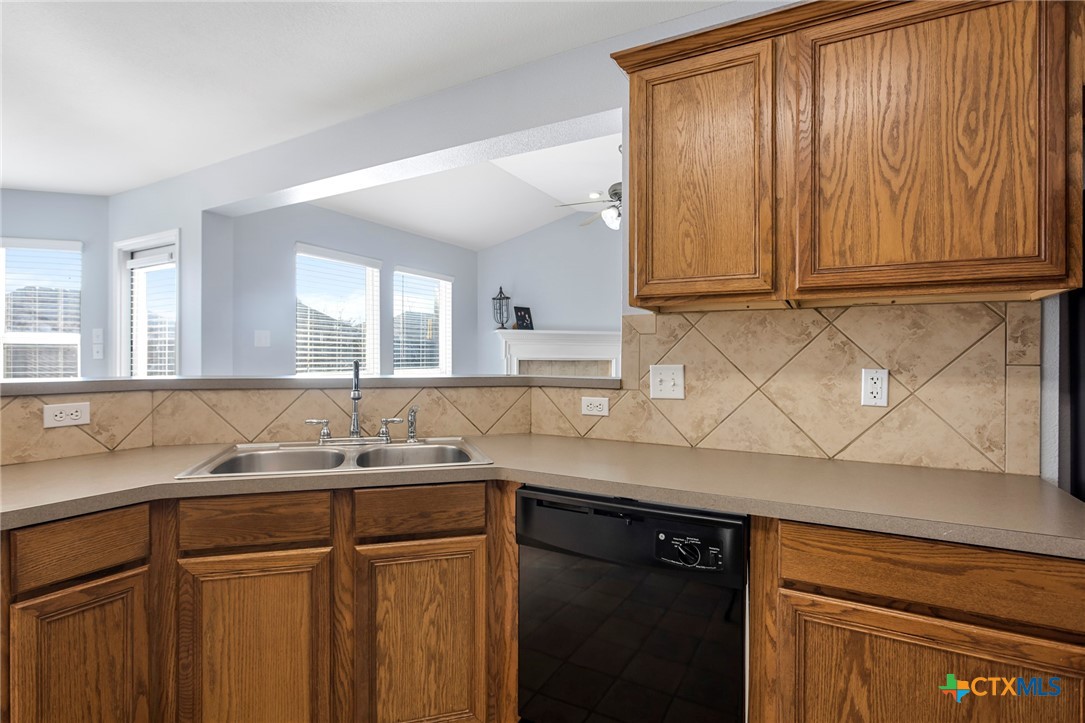 7531 Amber Meadow Loop Property Photo 16