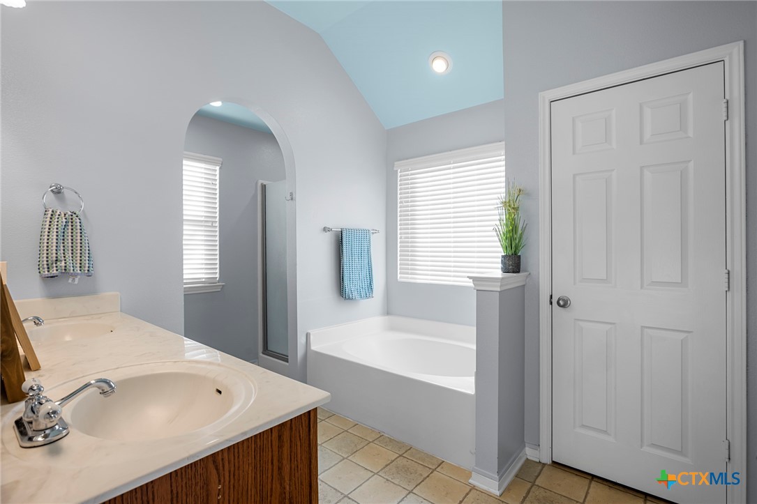 7531 Amber Meadow Loop Property Photo 23