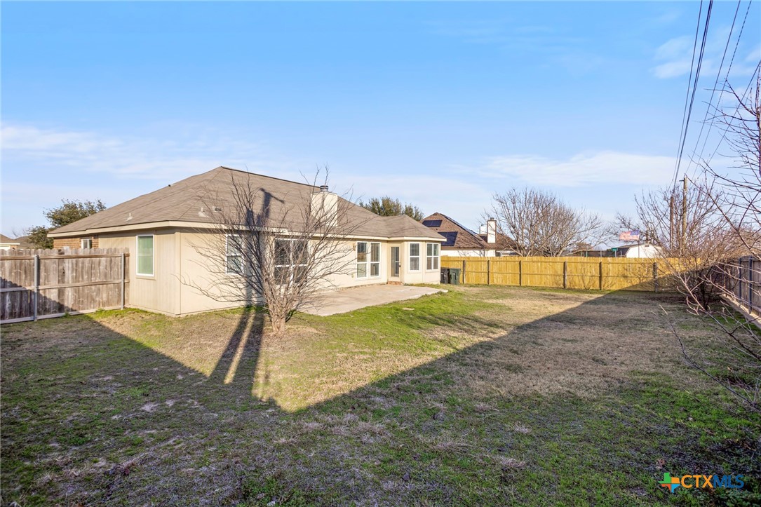 7531 Amber Meadow Loop Property Photo 30