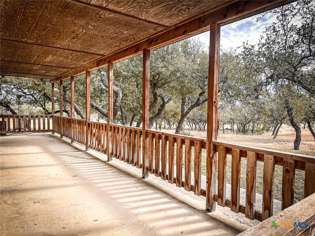180 Hondo Spur Property Photo 6
