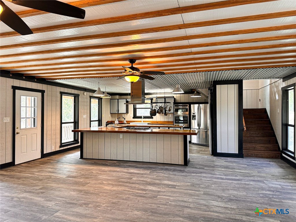 180 Hondo Spur Property Photo 7