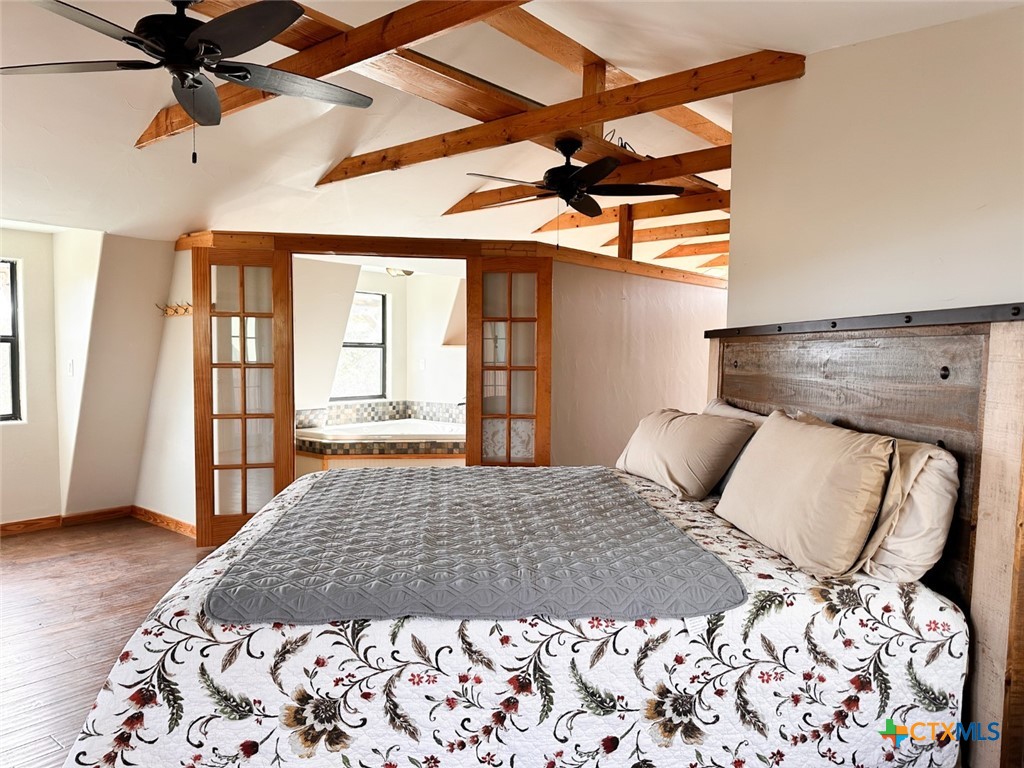 180 Hondo Spur Property Photo 16