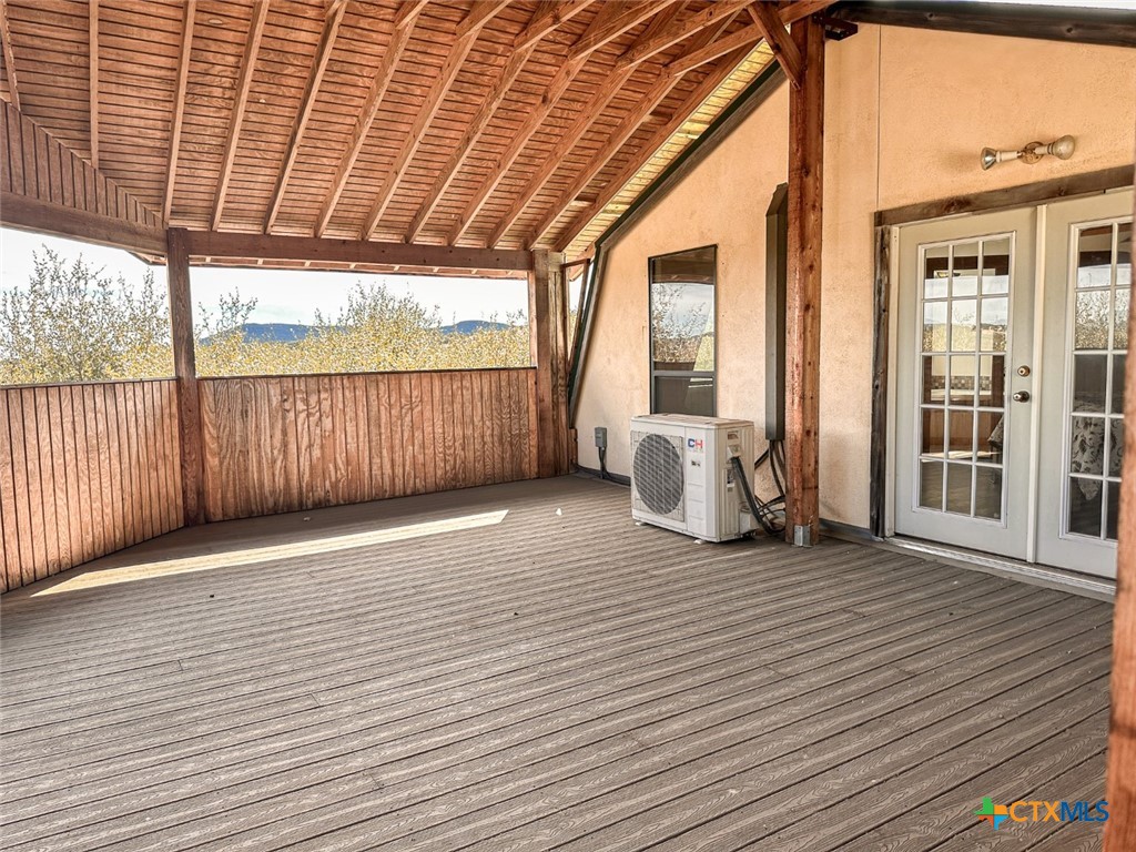 180 Hondo Spur Property Photo 24