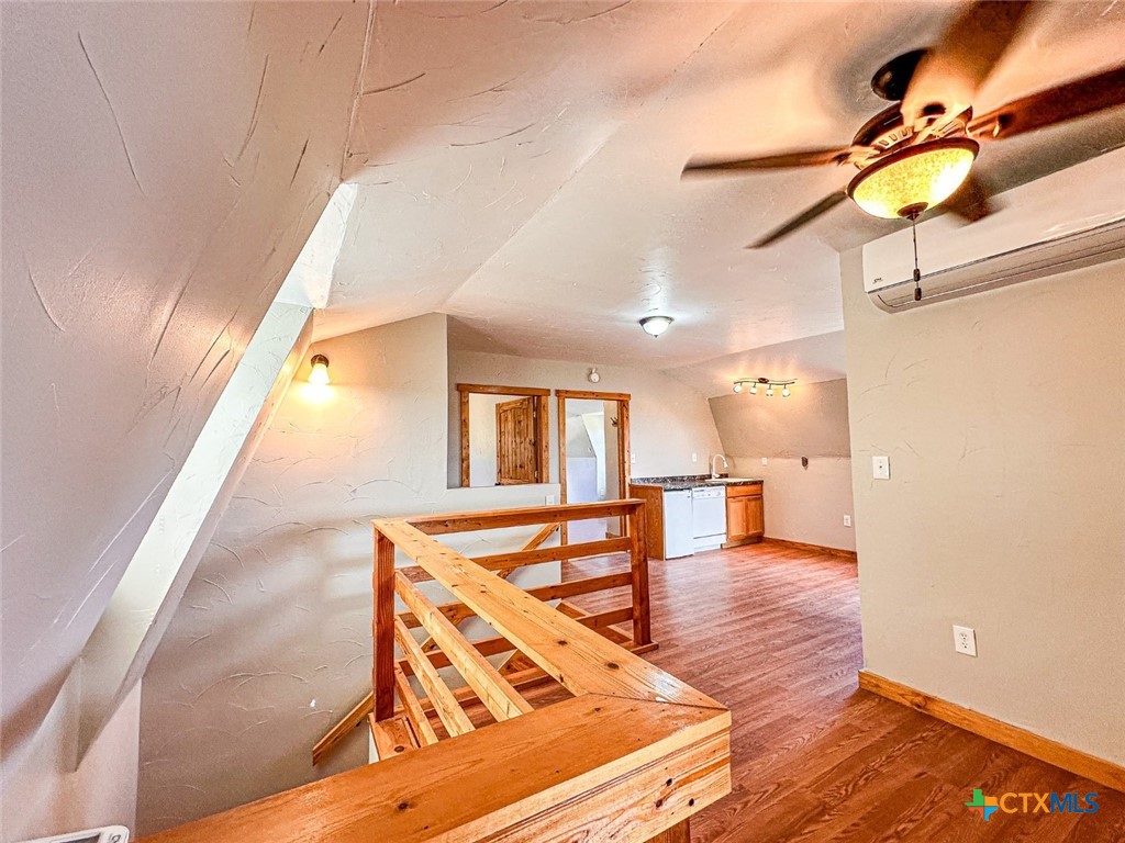 180 Hondo Spur Property Photo 25