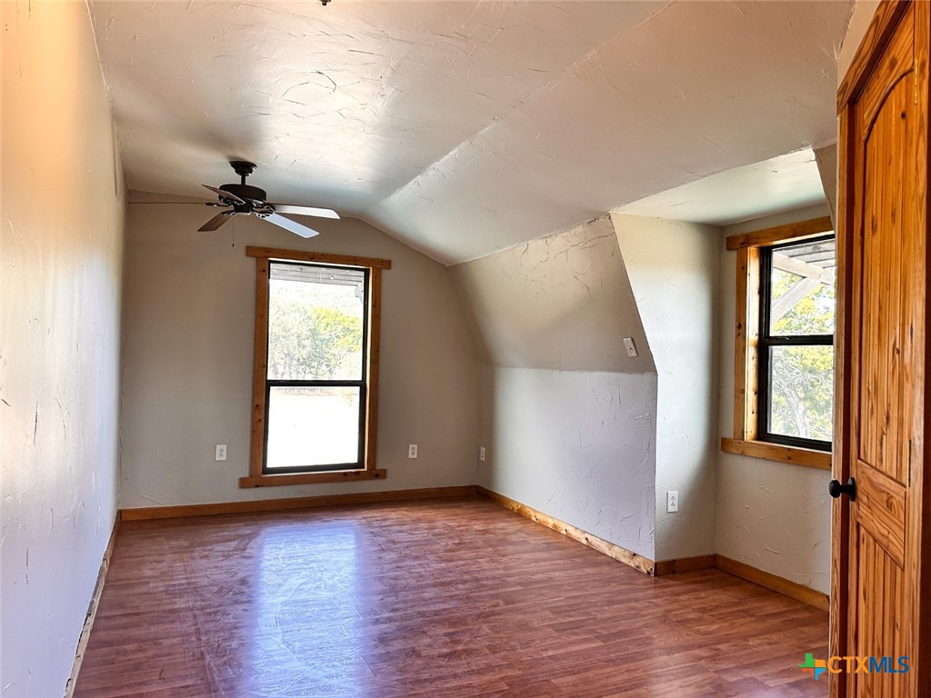 180 Hondo Spur Property Photo 31