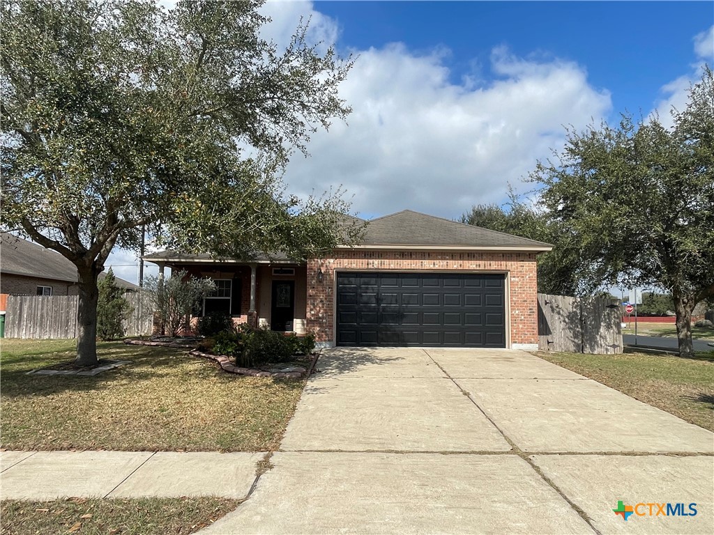 101 Red Oak Court Property Photo