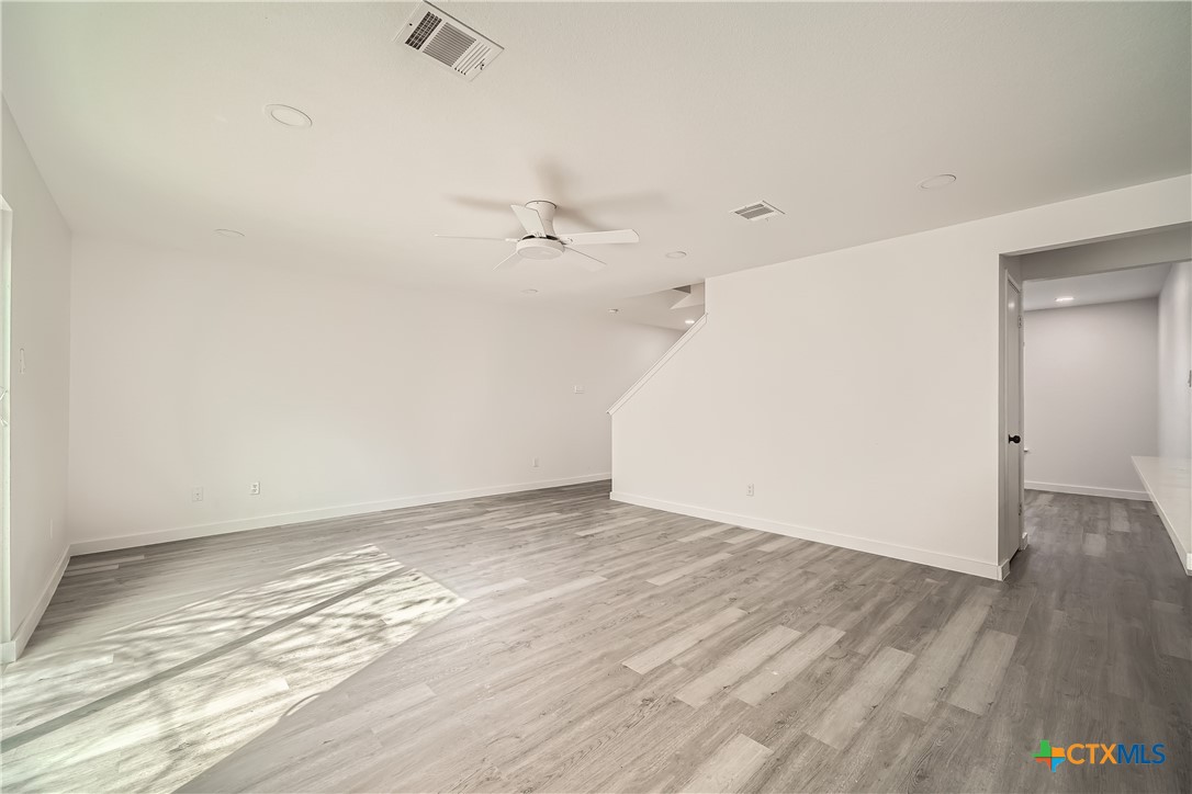 2604 Andres Way Property Photo 11