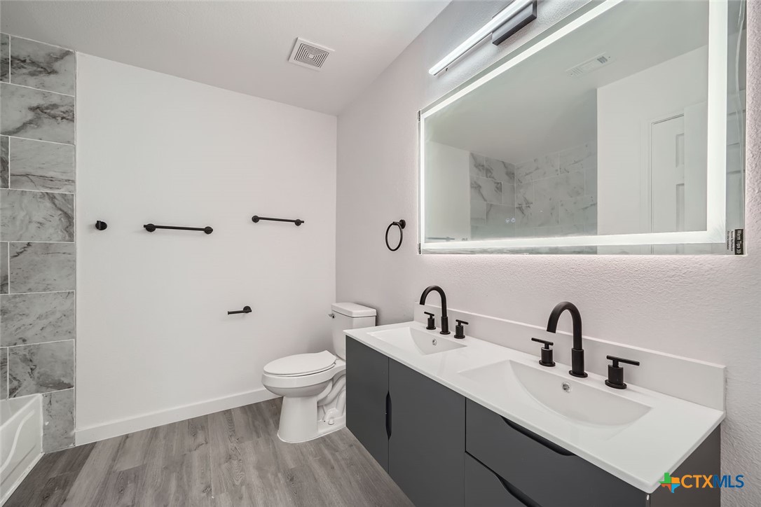 2604 Andres Way Property Photo 15