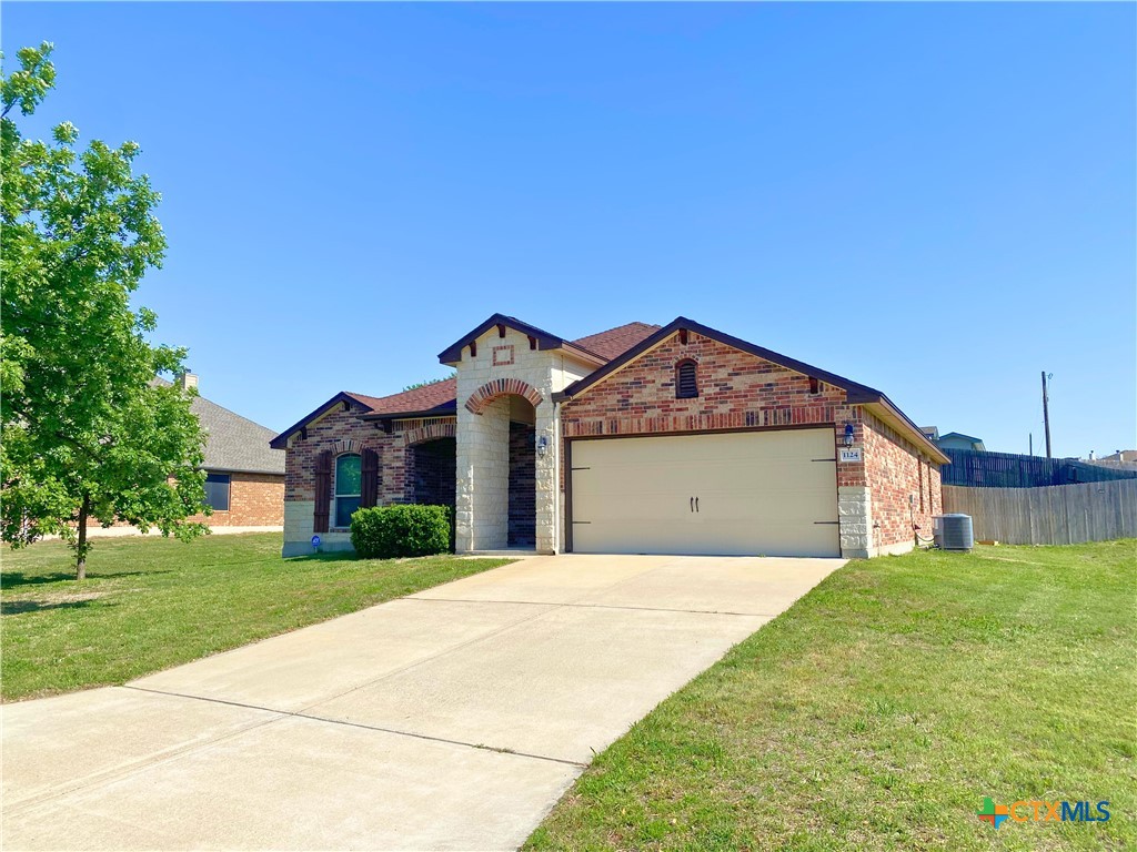 1124 H K Allen Parkway Property Photo 2