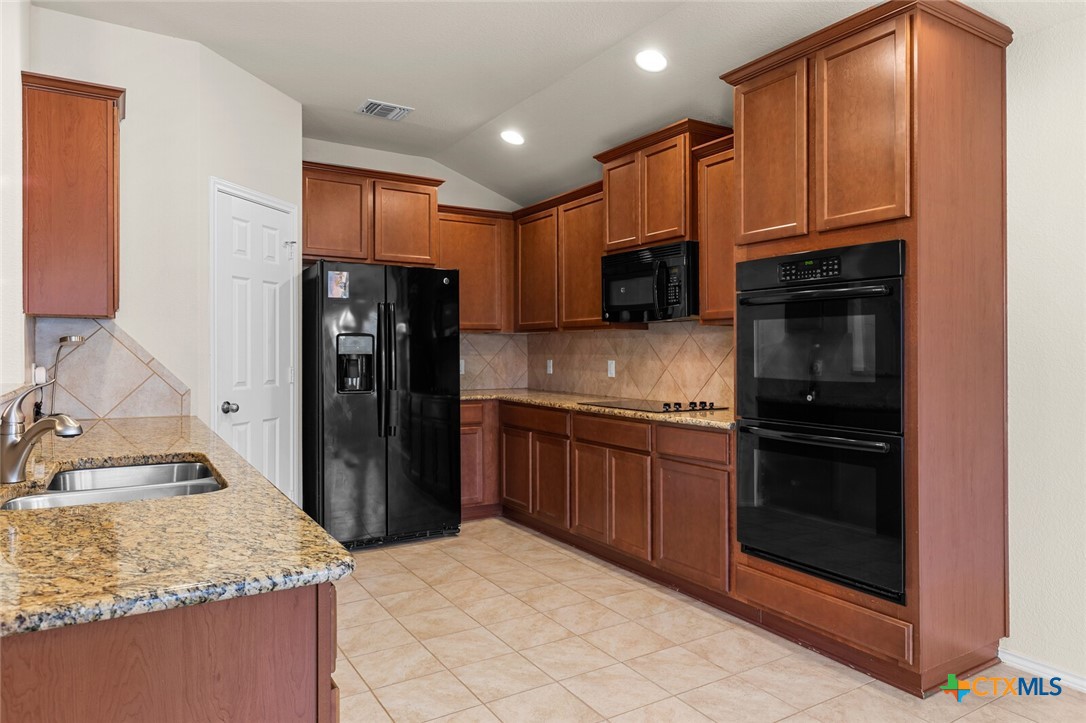 1124 H K Allen Parkway Property Photo 12