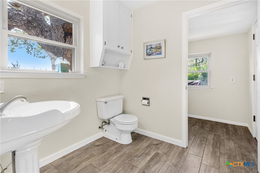 410 Downing Street Property Photo 27