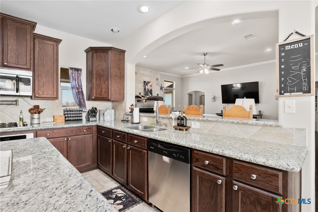 110 Eugene Lane Property Photo 6