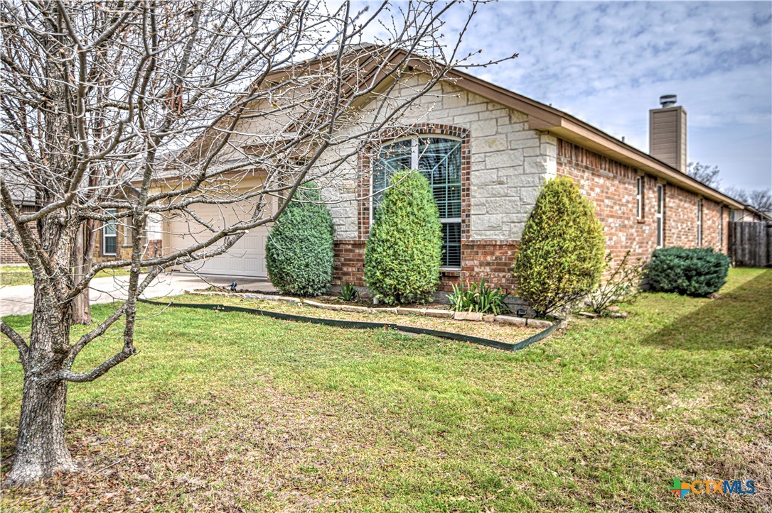 6826 Ambrose Circle Property Photo 3