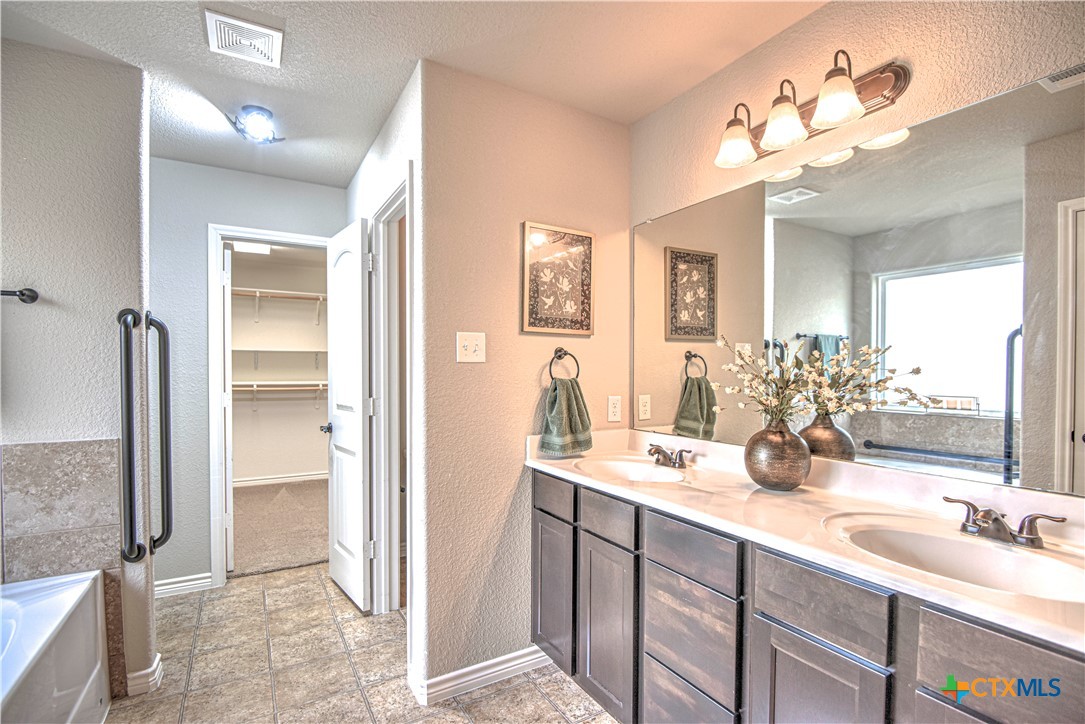 6826 Ambrose Circle Property Photo 22