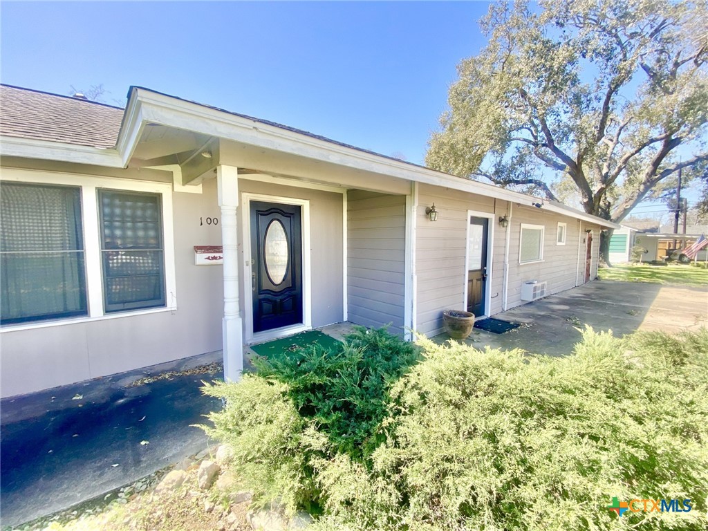 1003 N Kleas Street Property Photo 4