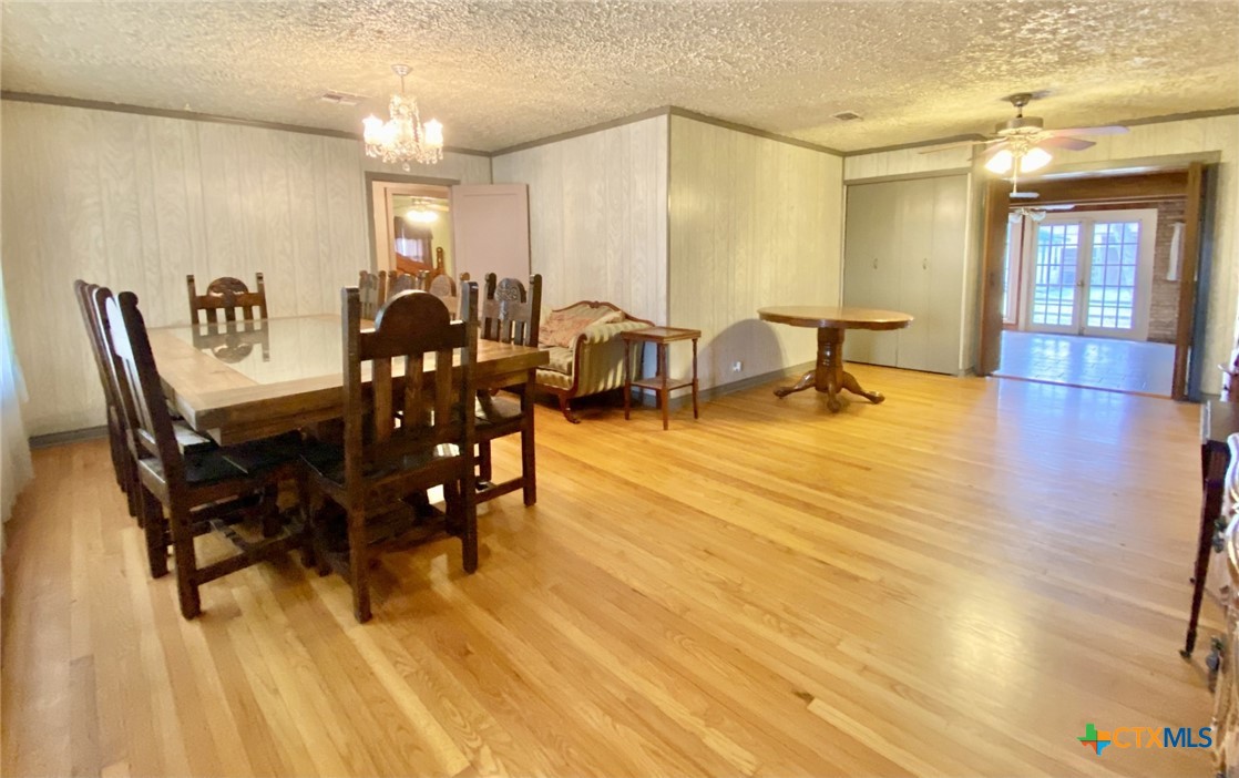 1003 N Kleas Street Property Photo 5