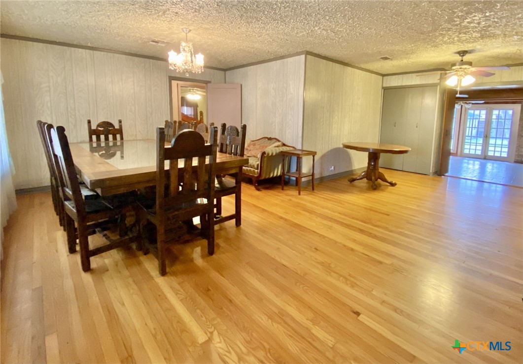 1003 N Kleas Street Property Photo 6